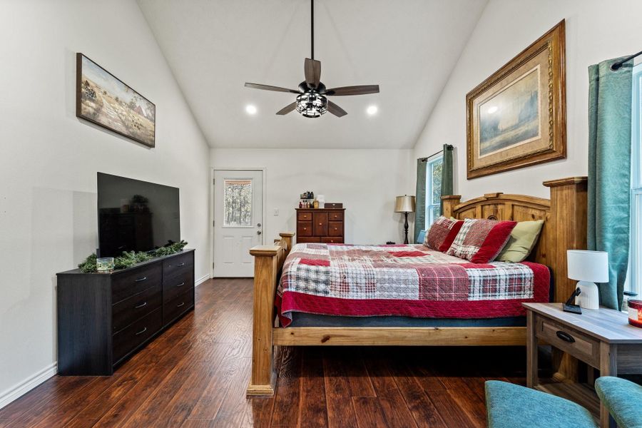 Furnished interior view inside a new home in , Coldspring (Image 32).