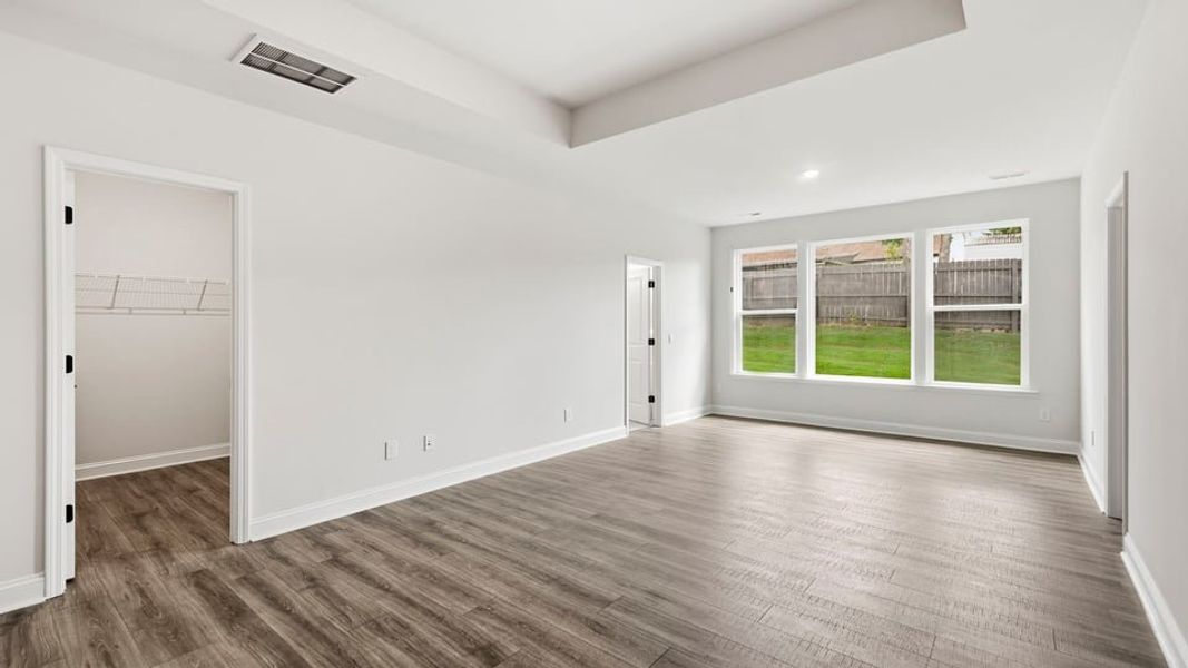 Spacious, unfurnished interior of a new home in Blue Ridge Trail, Fountain Inn (Image 30).