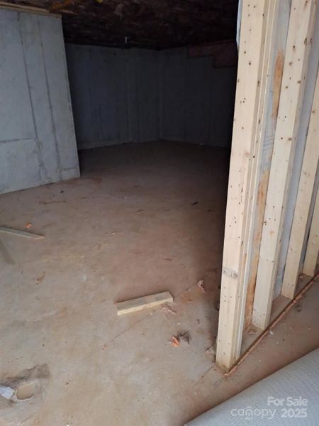 Image 24 of a home in Swann Hills.