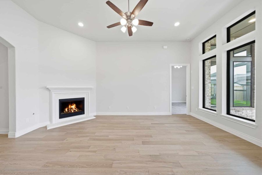 Spacious, unfurnished interior of a new home in Bridgeland 50′, Cypress (Image 24).