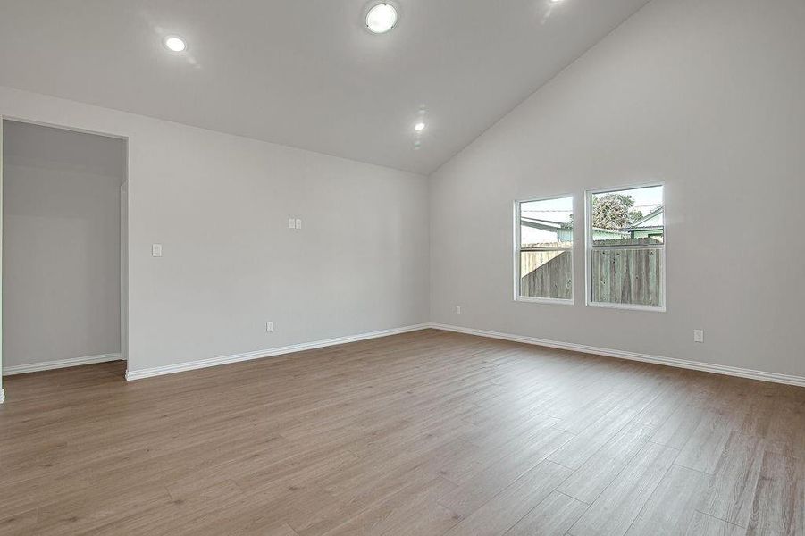 Spacious, unfurnished interior of a new home in , Fort Worth (Image 12).