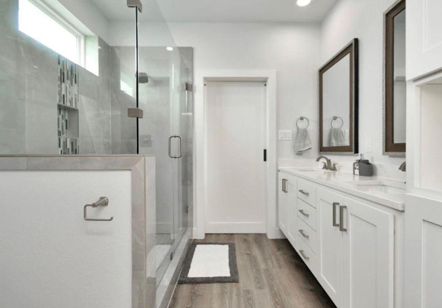 Furnished interior view inside a new home in , Galveston (Image 37).