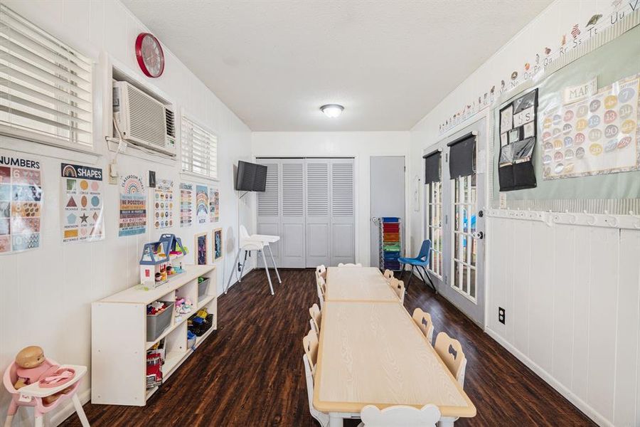 Furnished interior view inside a new home in , Paris (Image 12). Furnished interior view inside a new home in , Paris (Image 12).