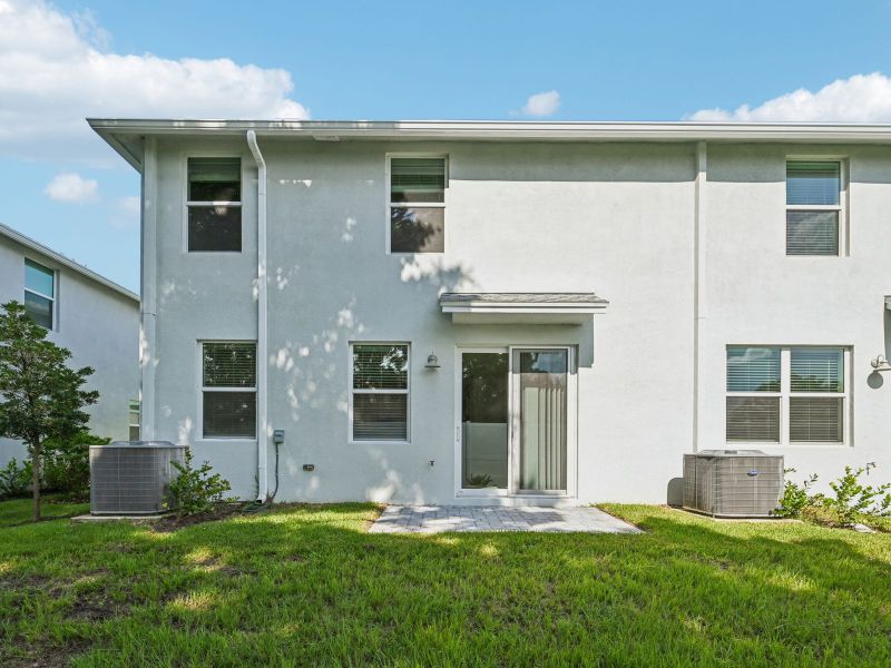 The Sandpiper End at 514 Salisbury Cir