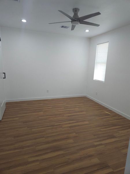 Spacious, unfurnished interior of a new home in , Baytown (Image 17).