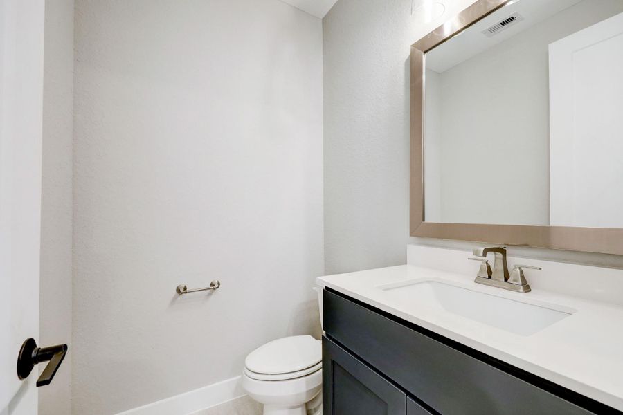 THE PICTURE SHOWN IS NOT THE ACTUAL HOME. TRINITY SIGNATUE HOMES IS BUILDING A SIMILAR FLOOR PLAN. THE PICTURE SHOWN IS NOT THE ACTUAL HOME. TRINITY SIGNATUE HOMES IS BUILDING A SIMILAR FLOOR PLAN.