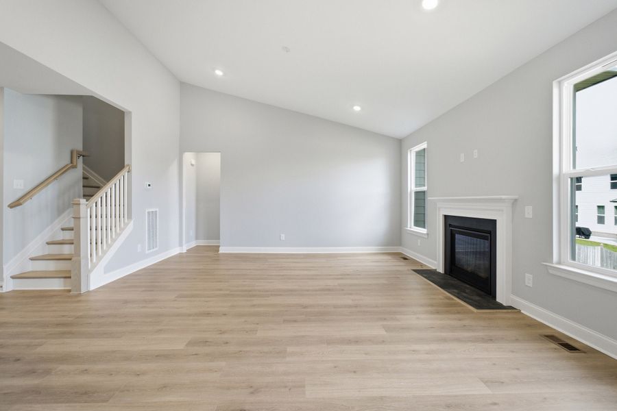 Spacious, unfurnished interior of a new home in McCain's Station, Gallatin (Image 26). Spacious, unfurnished interior of a new home in McCain's Station, Gallatin (Image 26).