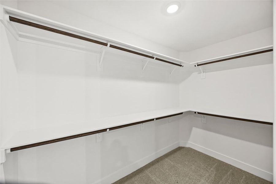 Spacious, unfurnished interior of a new home in River Ranch Trails, Dayton (Image 17).