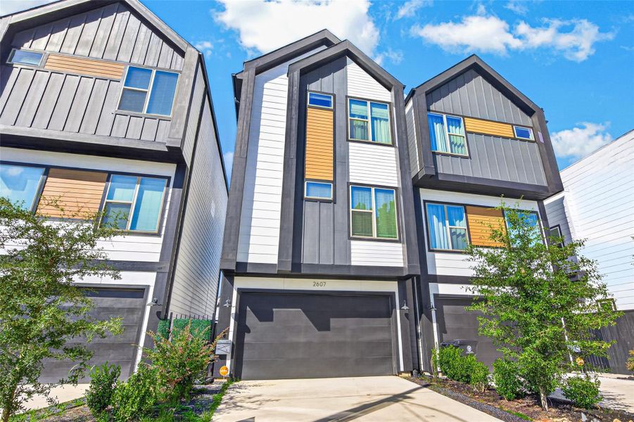 Front exterior of a new home in , Houston, TX, highlighting curb appeal (Image 26).