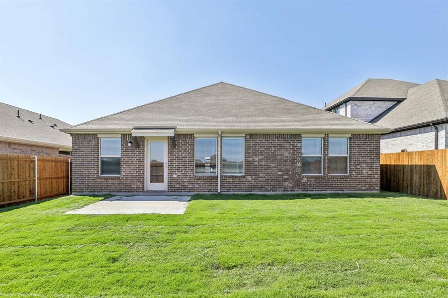 Exterior details and patio area of a home in Stonehaven, Seagoville (Image 20). Exterior details and patio area of a home in Stonehaven, Seagoville (Image 20).
