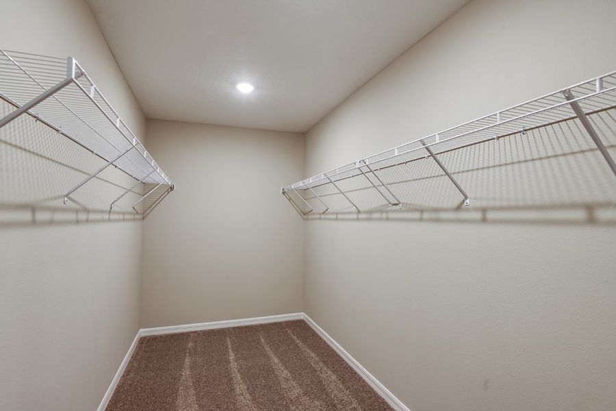 Spacious, unfurnished interior of a new home in Crosswinds, Haines City (Image 18).