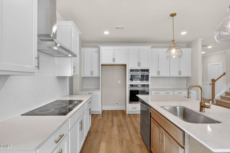 DC 125 Selma French Country-14 DC 125 Selma French Country-14