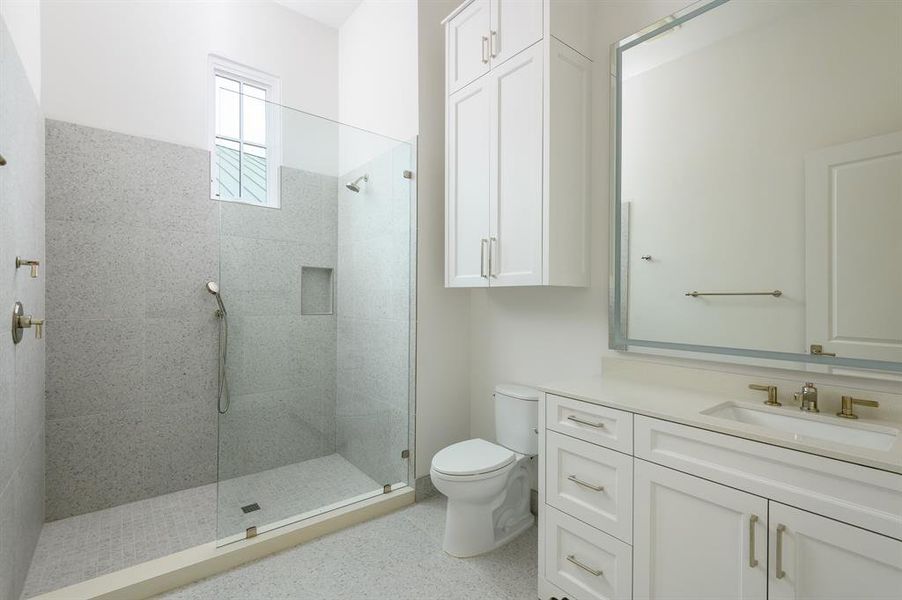 Furnished interior view inside a new home in , Dallas (Image 33).