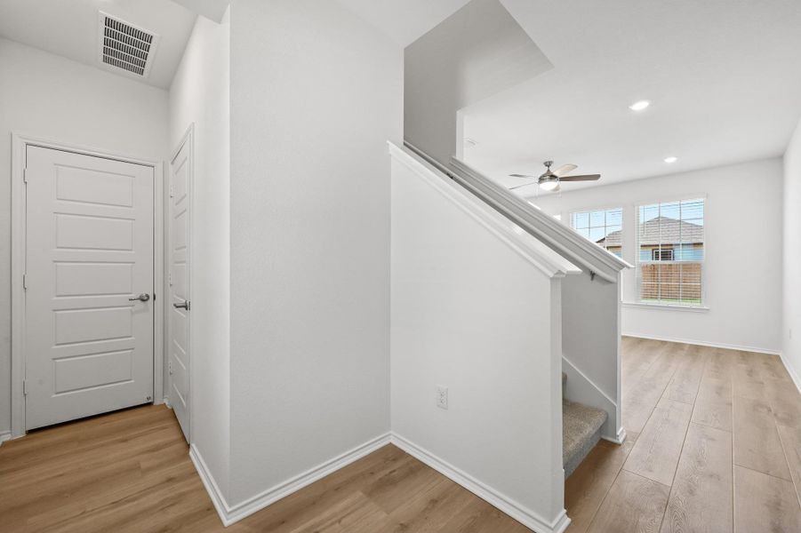Spacious, unfurnished interior of a new home in Creekside at Estancia, Austin (Image 15). Spacious, unfurnished interior of a new home in Creekside at Estancia, Austin (Image 15).