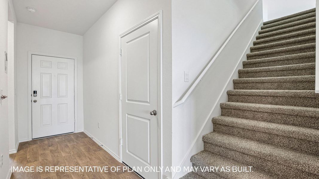 Spacious, unfurnished interior of a new home in Valverde, Bastrop (Image 20).