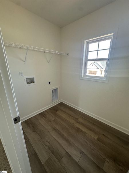 Spacious, unfurnished interior of a new home in Shiloh Trail, Wellford (Image 29).