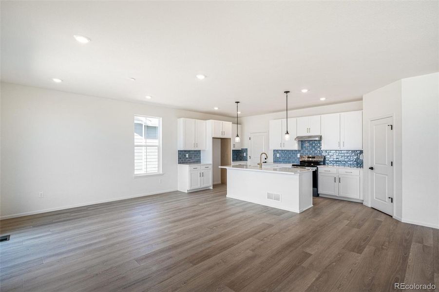 Image 33 of a home in Farmlore.