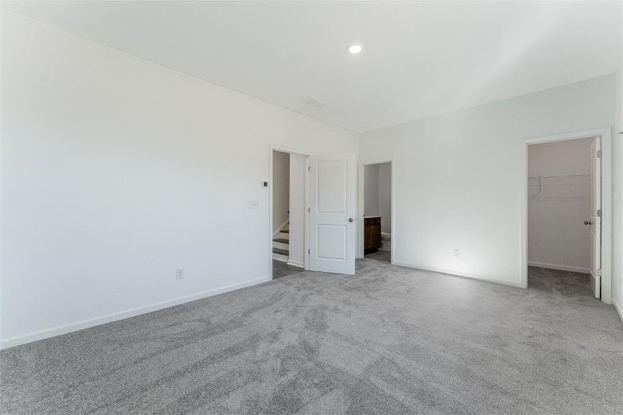 Spacious, unfurnished interior of a new home in Auburn Glen, Dacula (Image 27).