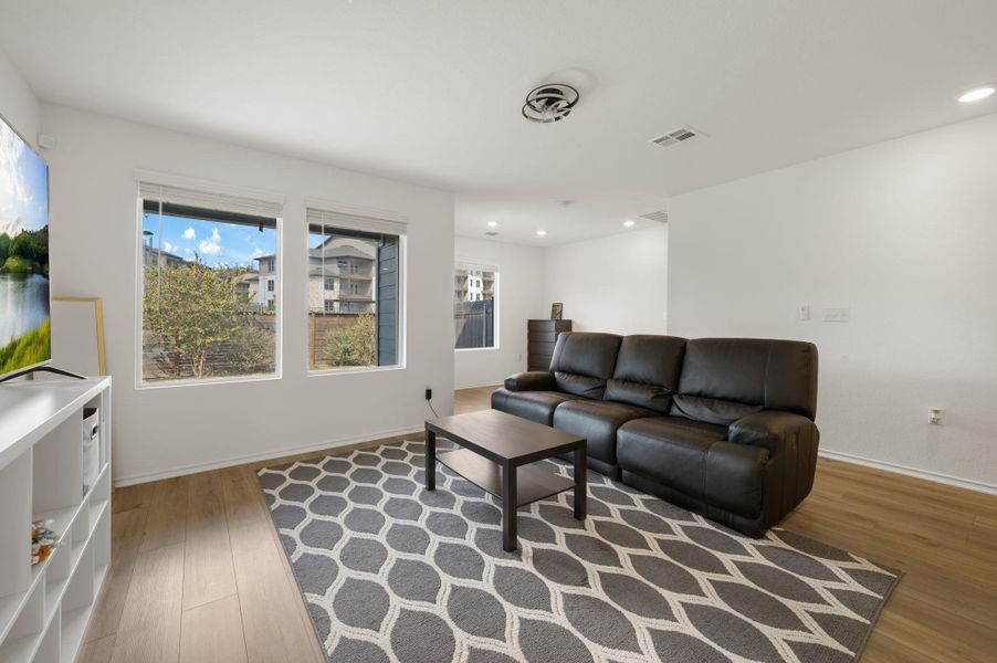 Furnished interior view inside a new home in Stoney Ridge, Del Valle (Image 27). Furnished interior view inside a new home in Stoney Ridge, Del Valle (Image 27).
