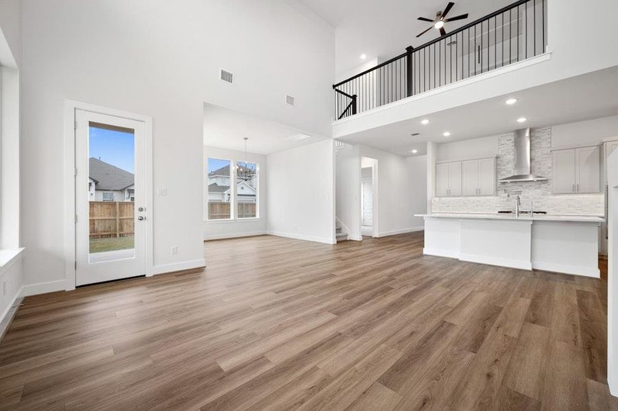 Spacious, unfurnished interior of a new home in Santa Rita Ranch, Liberty Hill (Image 29).