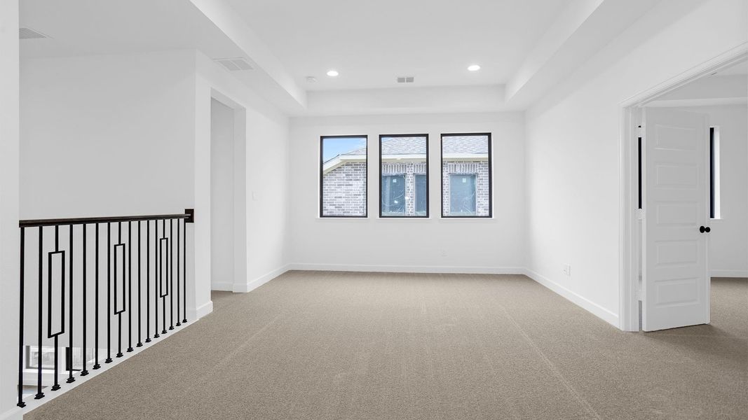 Spacious, unfurnished interior of a new home in Valencia, Manvel (Image 13).