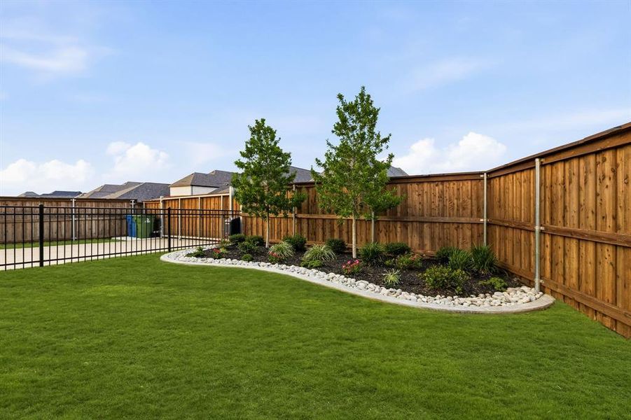Exterior details and patio area of a home in , The Colony (Image 24).