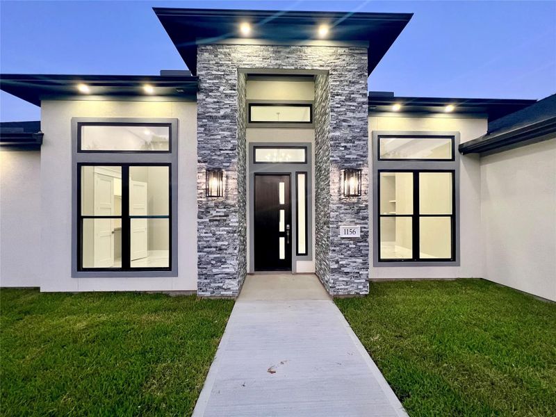 Image 33 of a home in . Image 33 of a home in .