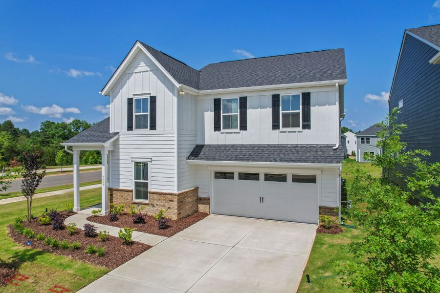 Representative exterior details of a home built from the Tartan by Pulte Homes in Parkside Crossing, Charlotte (Image 4).