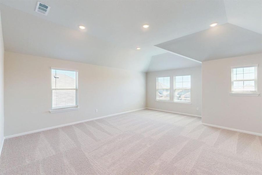 Spacious, unfurnished interior of a new home in Sanderos, Fort Worth (Image 34). Spacious, unfurnished interior of a new home in Sanderos, Fort Worth (Image 34).