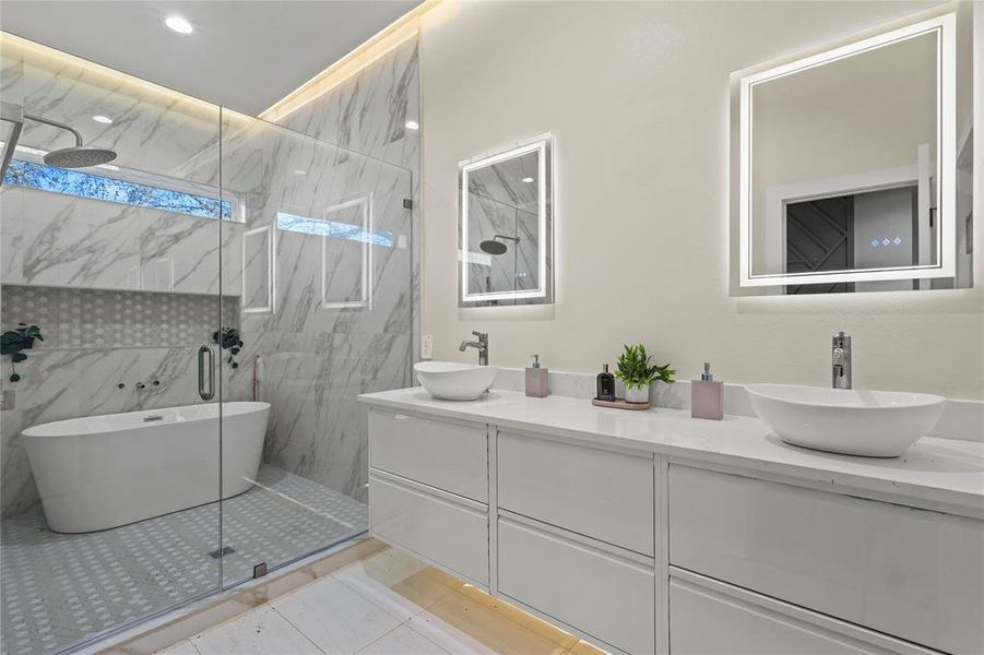 Furnished interior view inside a new home in , Dallas (Image 10).