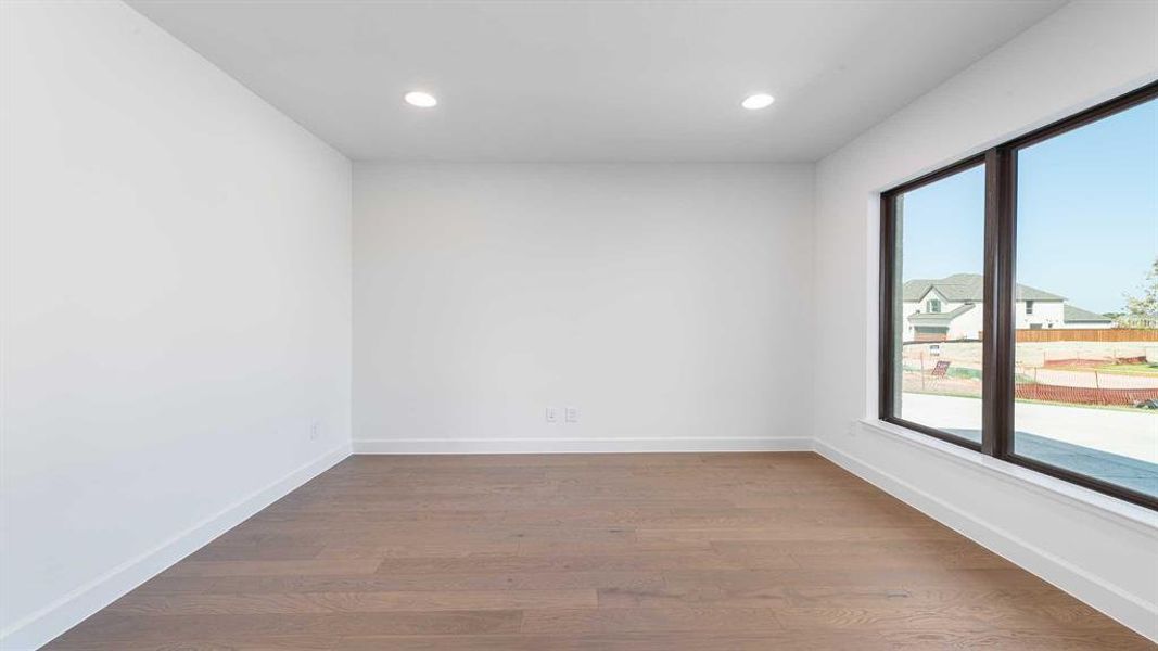 Spacious, unfurnished interior of a new home in Terraces 82'/100', Rockwall (Image 22).