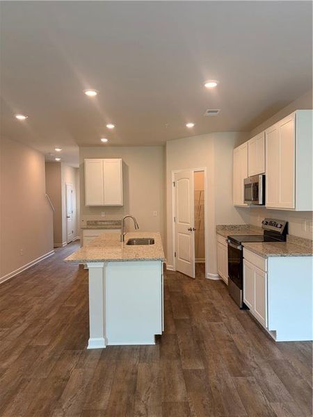 Furnished interior view inside a new home in Carolina, Palmetto (Image 6).