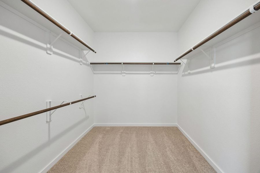Spacious, unfurnished interior of a new home in Ellerden, Tomball (Image 18).
