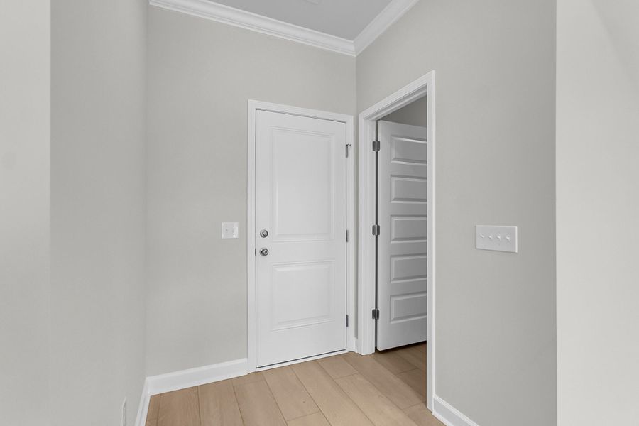 Spacious, unfurnished interior of a new home in , Summerville (Image 26).
