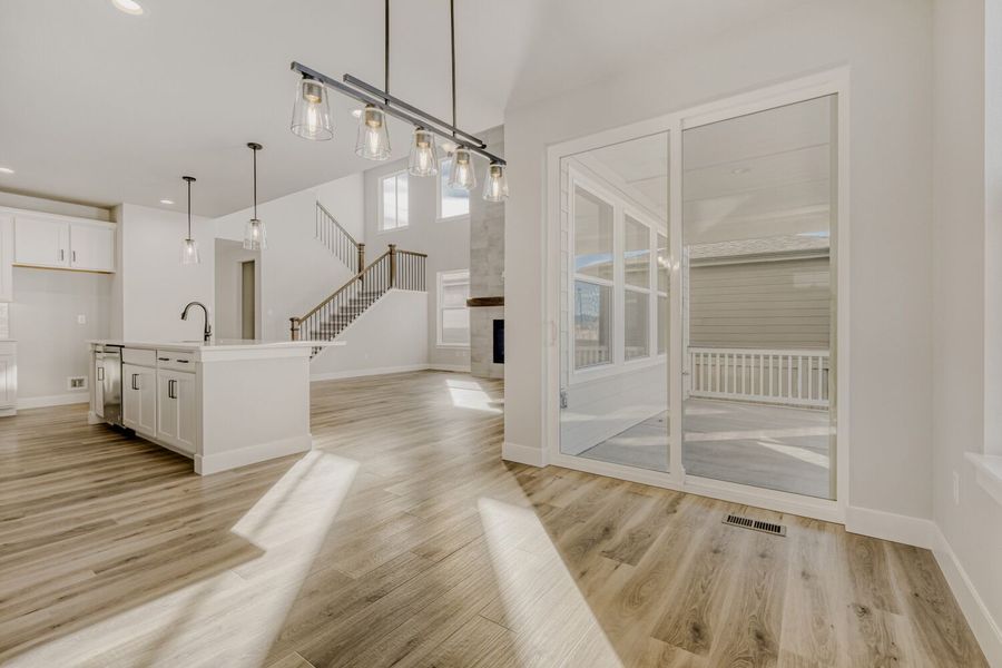 8022 Pennydale - Dining Area