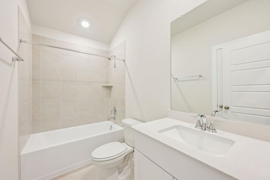 Furnished interior view inside a new home in Stewart's Ranch, Conroe (Image 10).