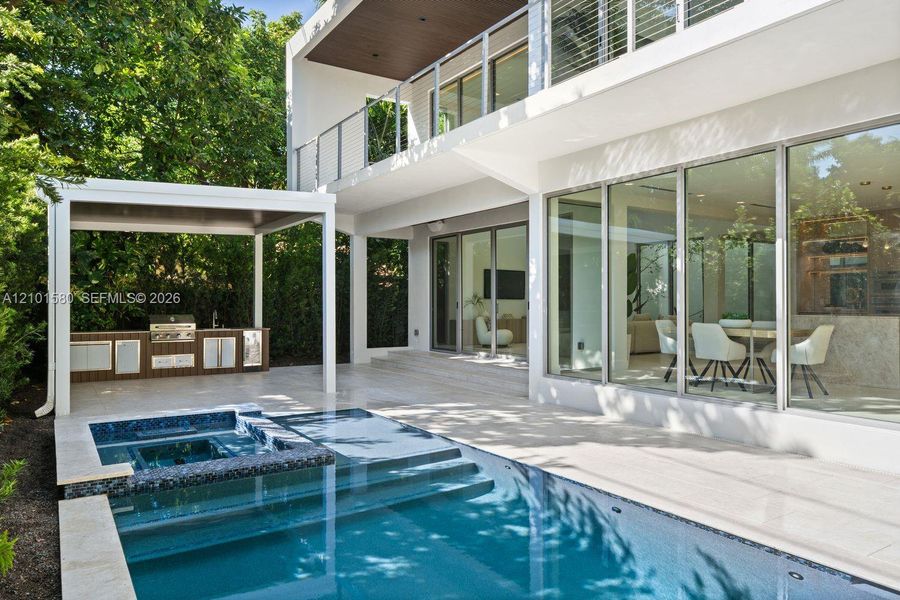 Exterior details and patio area of a home in , Miami (Image 23).