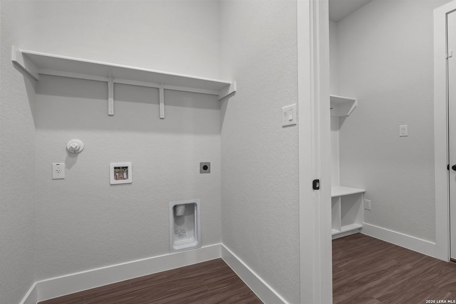 Spacious, unfurnished interior of a new home in Homestead, Schertz (Image 27).