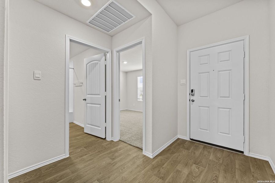 Spacious, unfurnished interior of a new home in Swenson Heights, Seguin (Image 22).