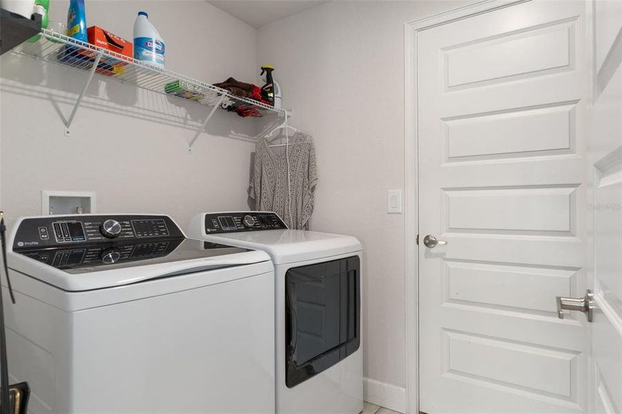 Close-up of interior finishes inside a home in Pine Bluff, Spring Hill (Image 21).