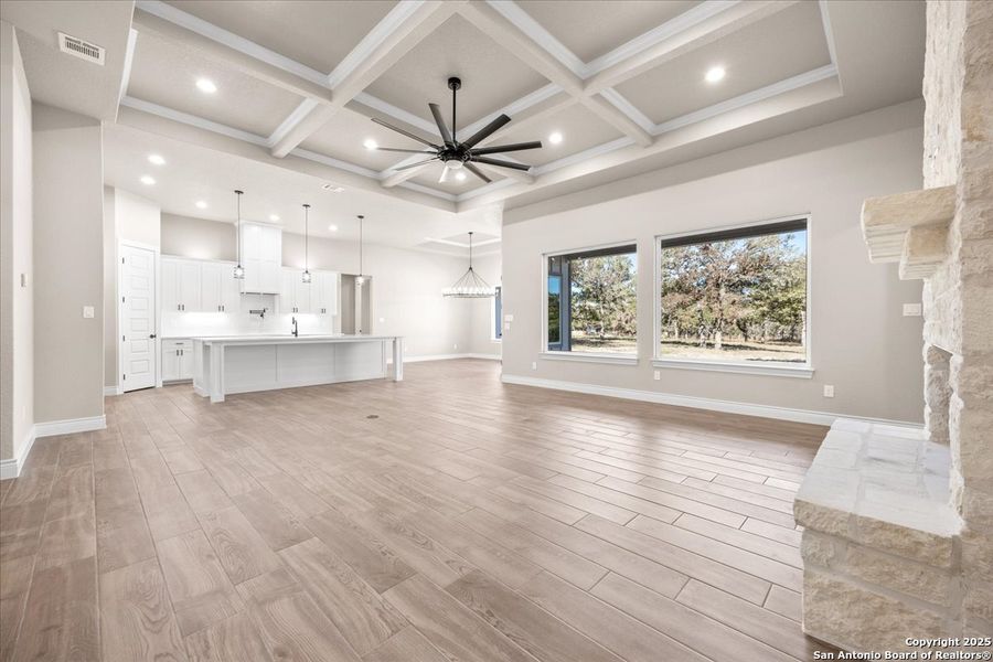 Spacious, unfurnished interior of a new home in , La Vernia (Image 32).