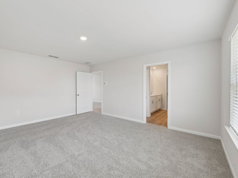 Spacious, unfurnished interior of a new home in Preserve at Mountain Creek, Pendergrass (Image 18).