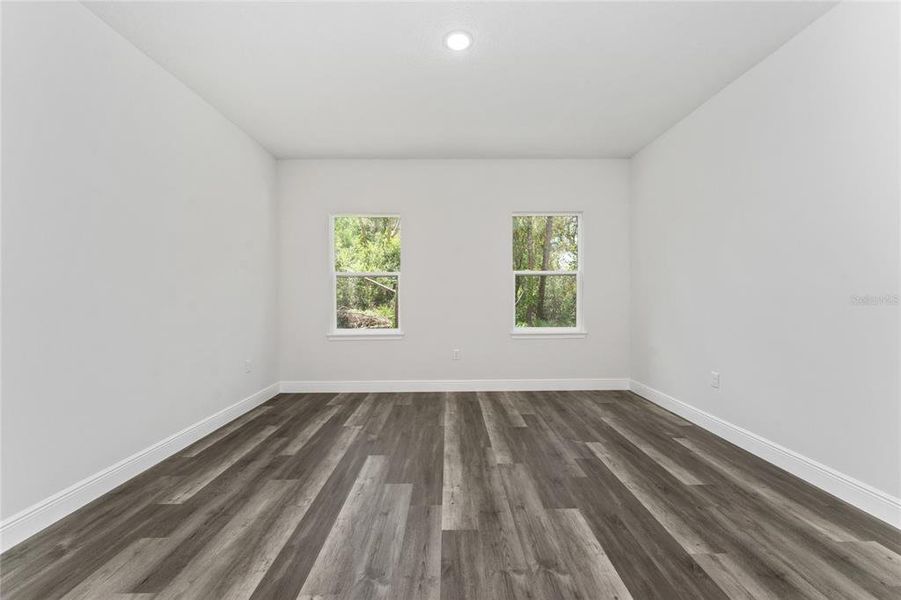 Spacious, unfurnished interior of a new home in , Ocala (Image 15).