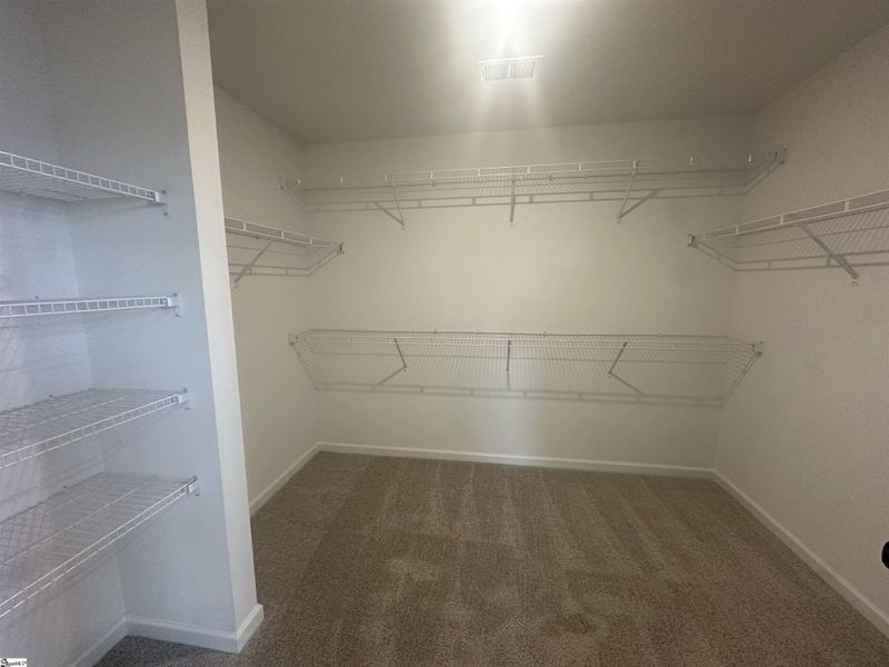 Spacious, unfurnished interior of a new home in Shiloh Trail, Wellford (Image 29).