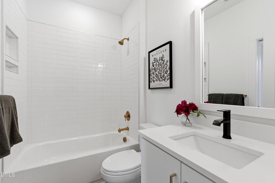Secondary Bathroom Suite