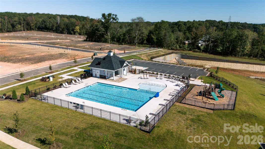 Community amenities in Cardinal Creek, Charlotte (Image 16).