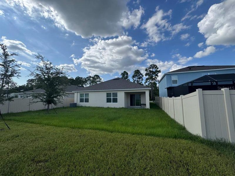 Exterior details and patio area of a home in , Clermont (Image 23).