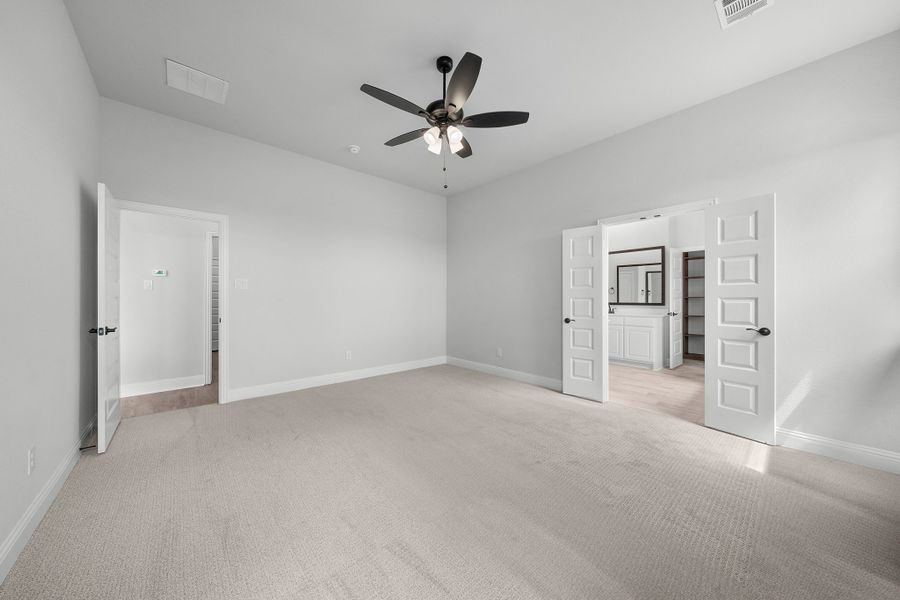Spacious, unfurnished interior of a new home in Heritage, Rockwall (Image 30).