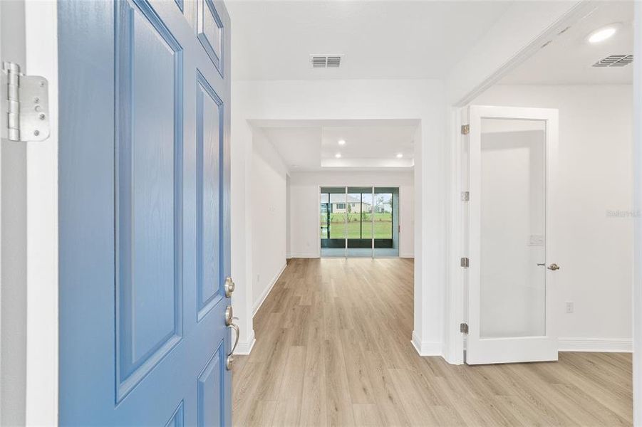 Spacious, unfurnished interior of a new home in , Ocala (Image 33).