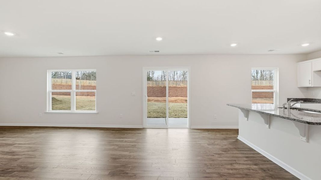 Spacious, unfurnished interior of a new home in Cedar Gap, Fountain Inn (Image 18).